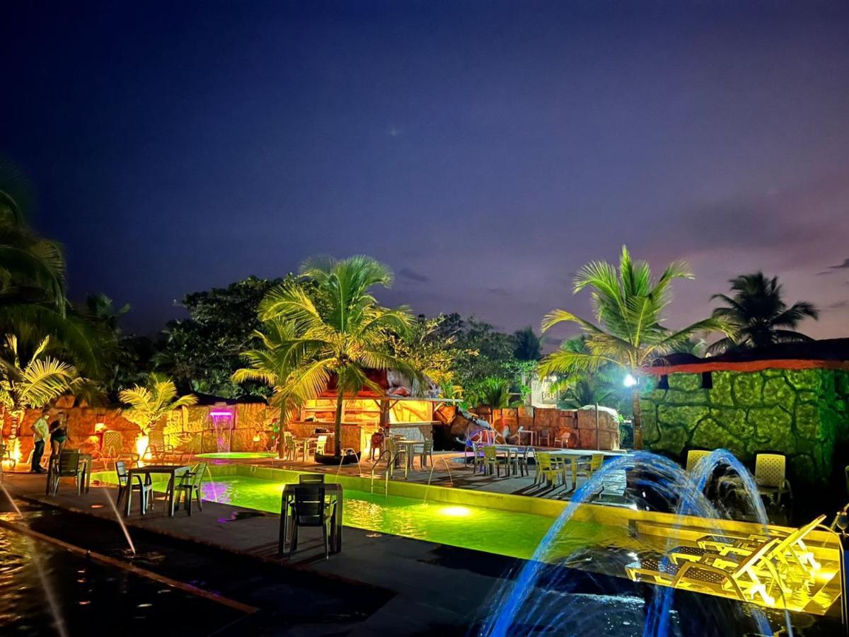 Camino Hotel *